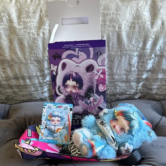 Brand new comes with box, card and bag😌 - Picture 1 of 4